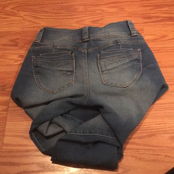 Medium Blue Jeans - Picture 3 of 3